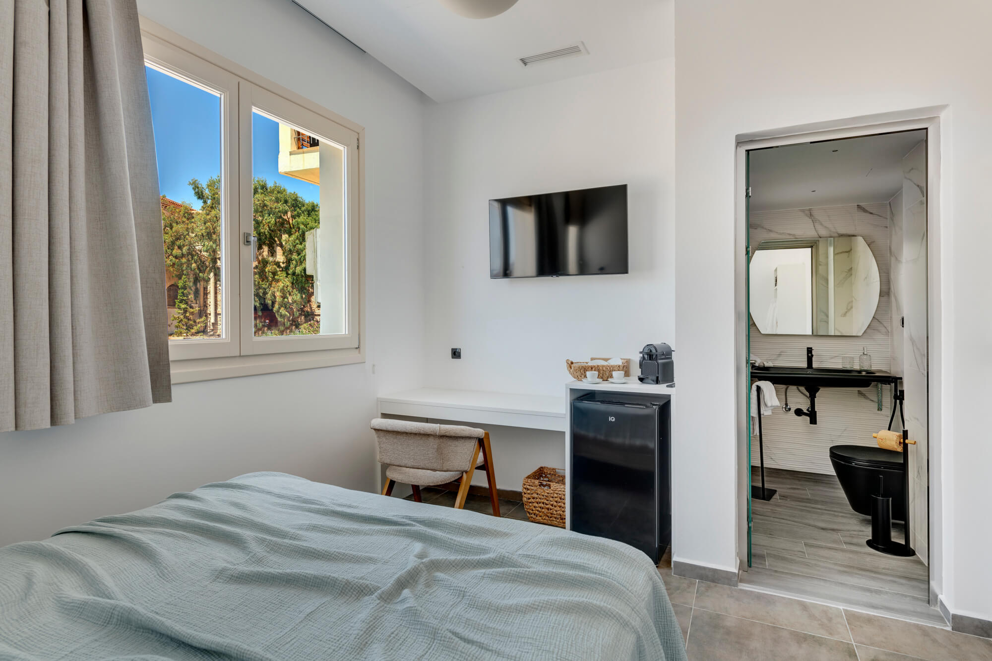 Karena suite Hermoupolis